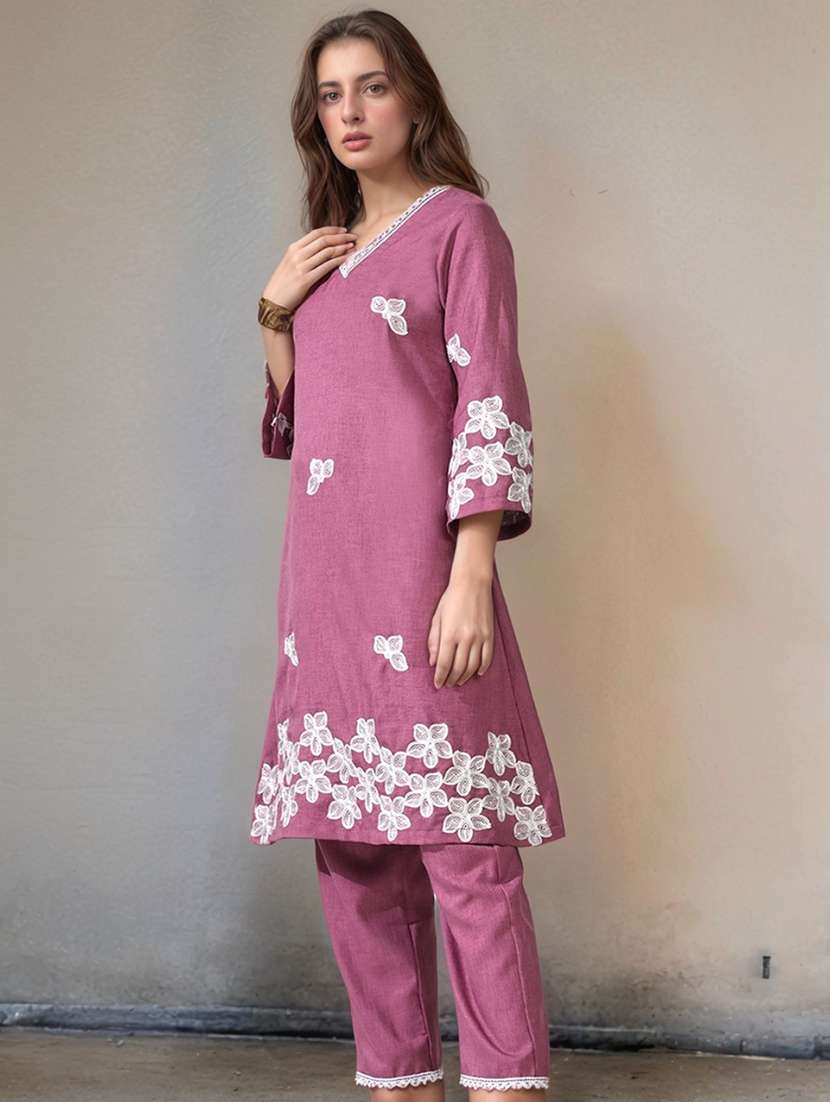 women embroidered three quarter sleeve kurta and pant set - 22017587 -  Standard Image - 2