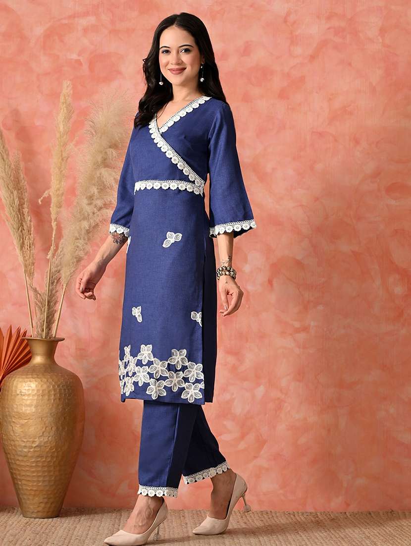women embroidered three quarter sleeve kurta and pant set - 22017626 -  Standard Image - 2