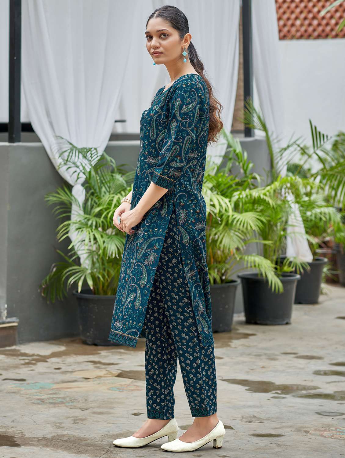 women printed three quarter sleeve kurta and pant set - 22017851 - Standard Image - 2