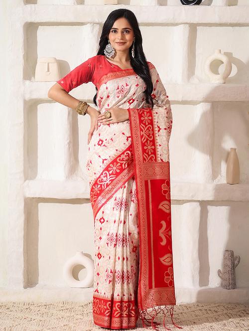 women self design bordered saree with blouse - 22018524 - Standard Image - 0