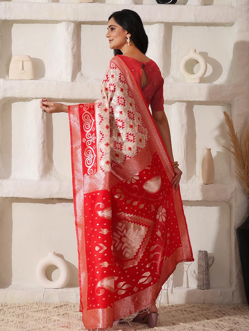 women self design bordered saree with blouse - 22018527 - Standard Image - 7