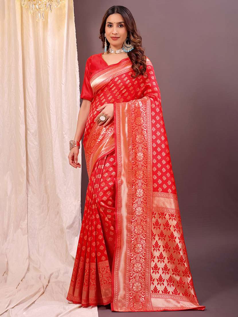 women self design banarasi saree with blouse