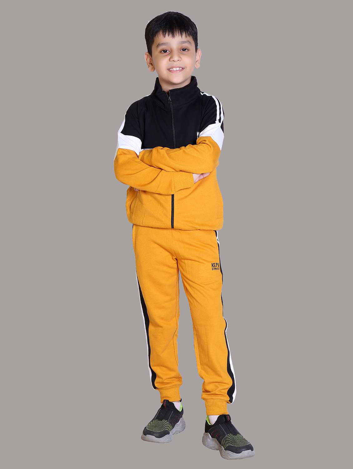boys color blocked hooded track suit