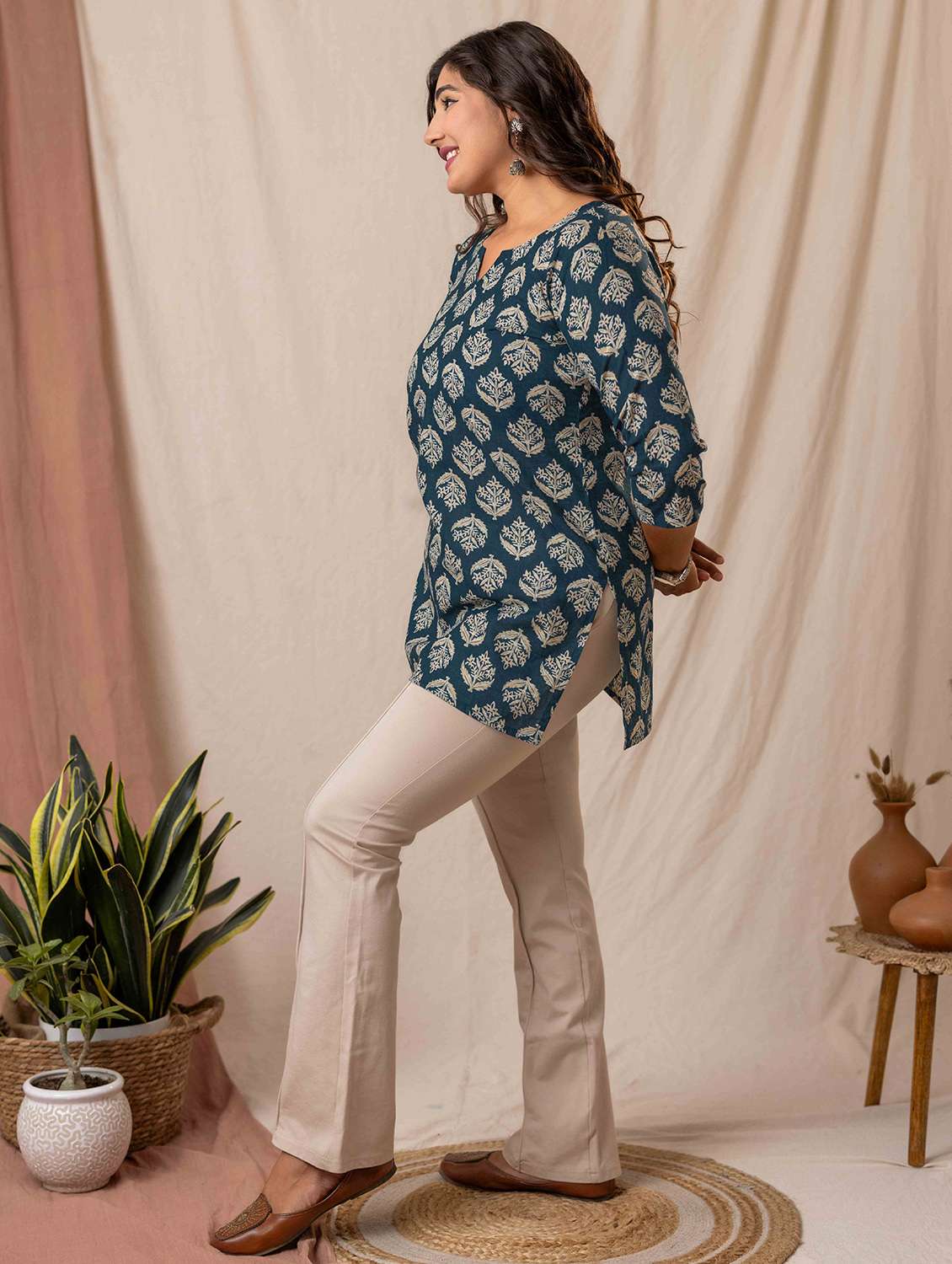 women printed three quarter sleeve straight kurti - 22020001 - Standard Image - 2