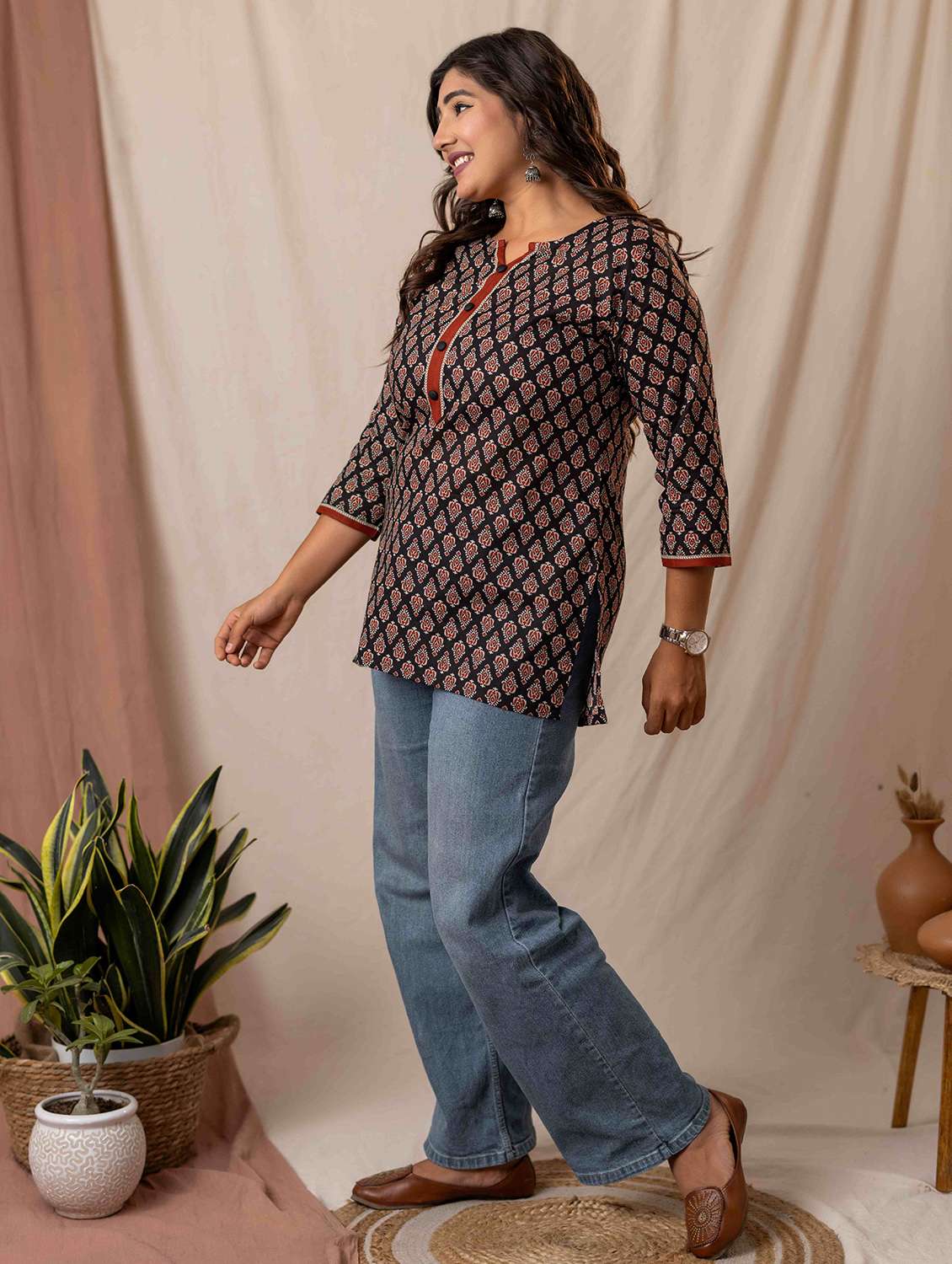 women printed three quarter sleeve straight kurta - 22020002 - Standard Image - 2