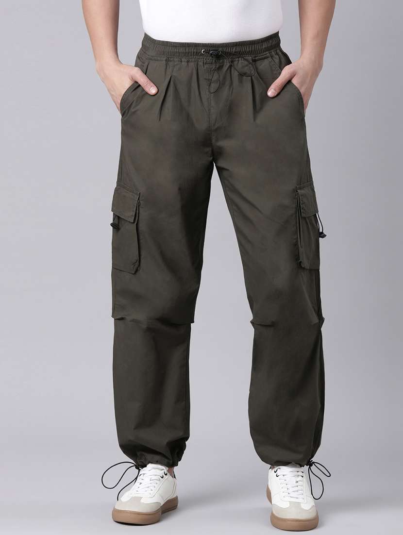 men solid mid rise relaxed fit cargo