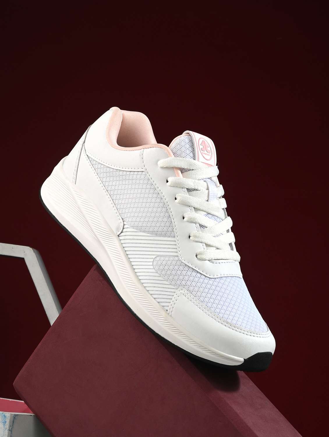 off white synthetic & mesh laceup sports shoes