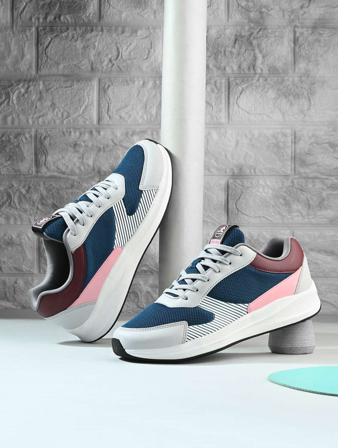 women color blocked lace-up sports shoe