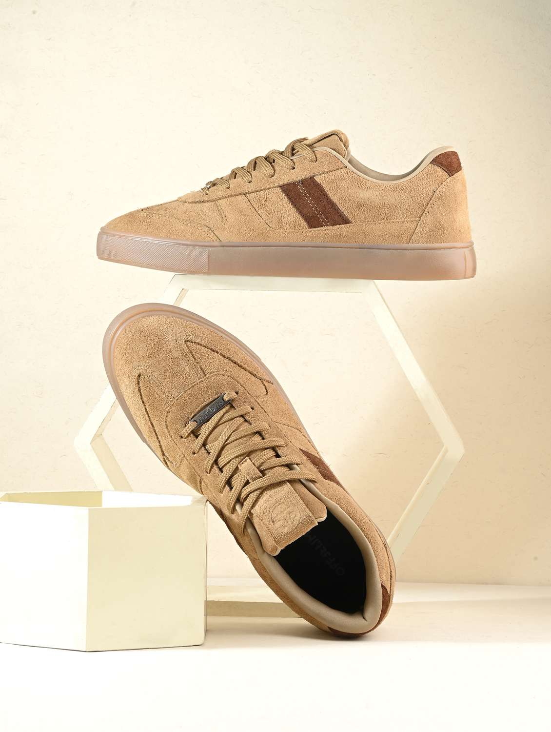 men solid tan lace up sneaker