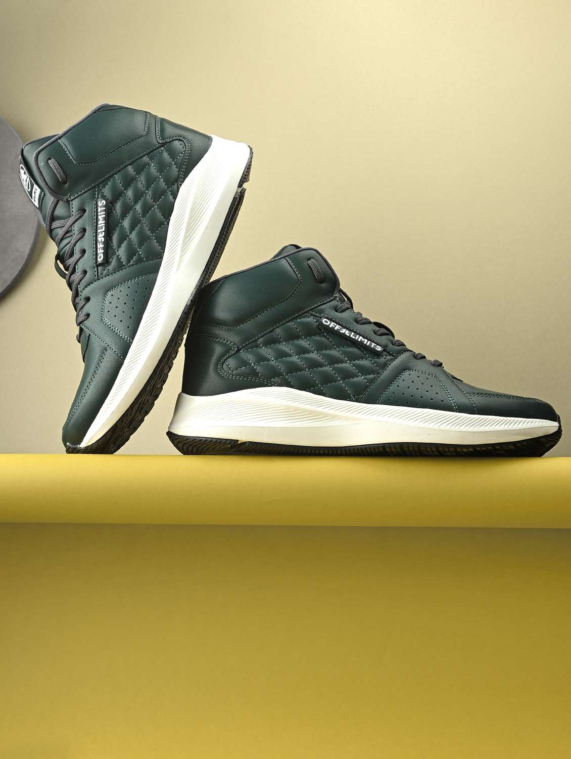 men bottle green sport shoe - 22020642 - Zoom Image - 0