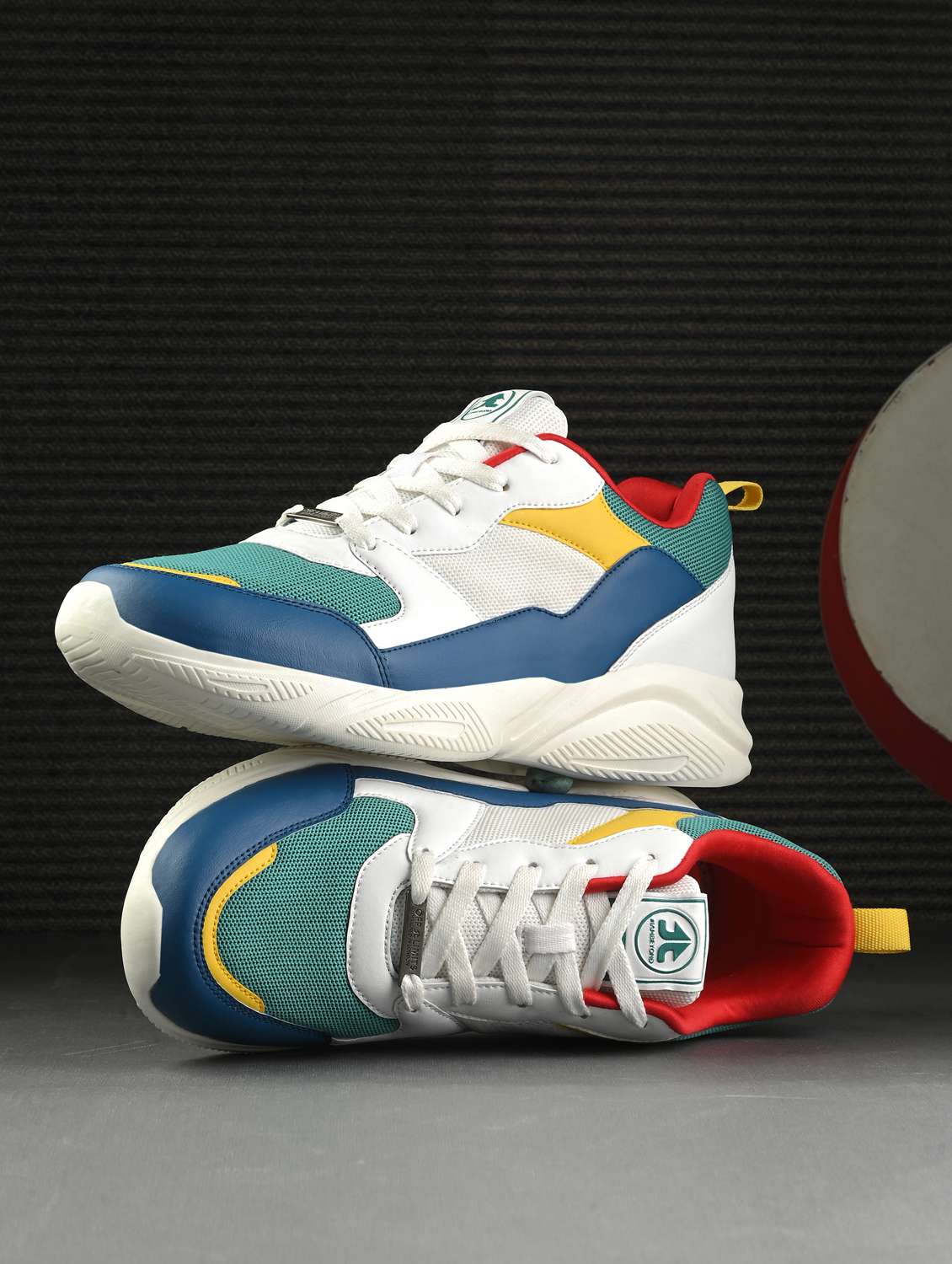 men color block lace up sneaker