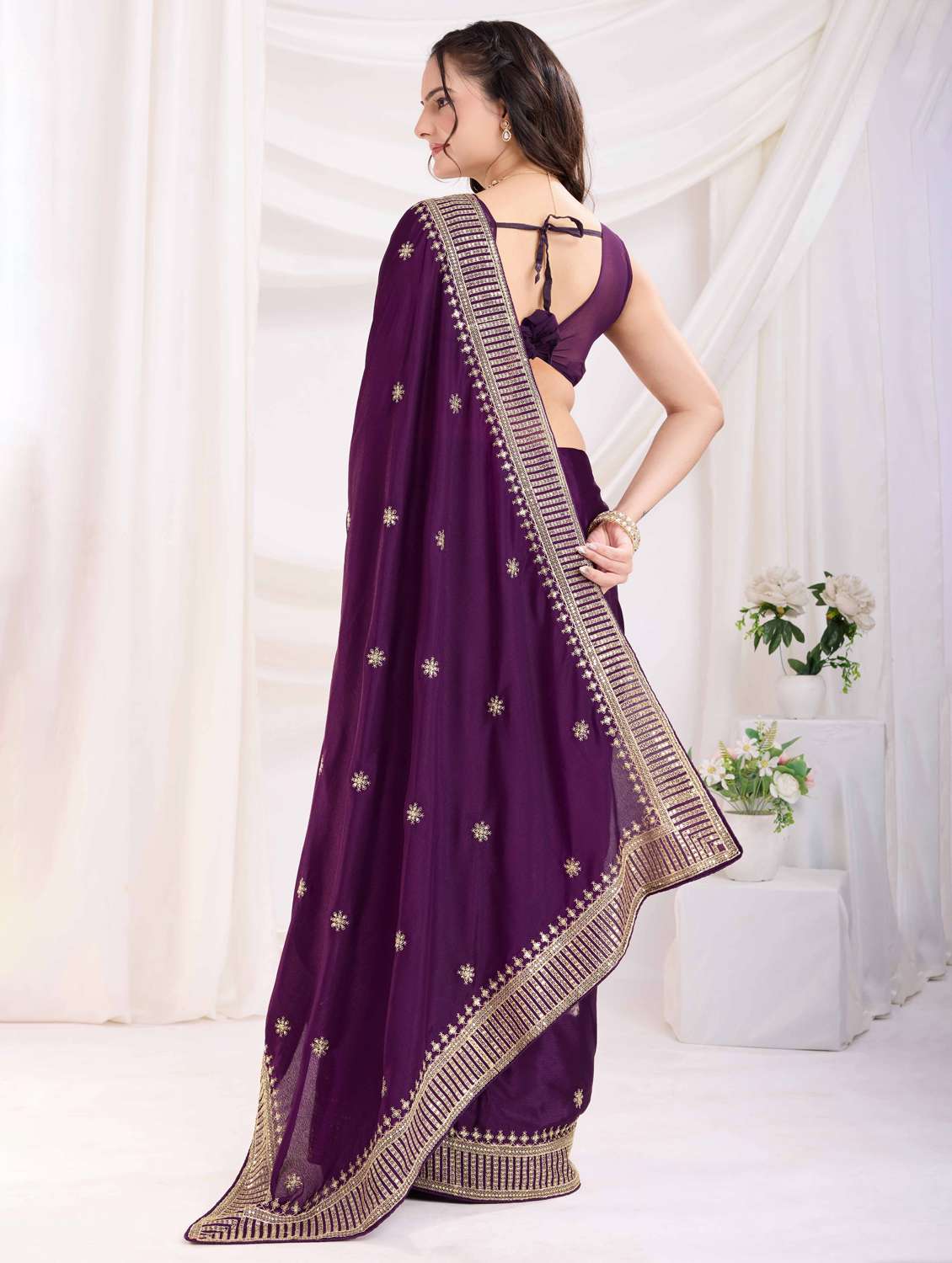 women solid with work bordered saree with blouse - 22021299 - Standard Image - 2