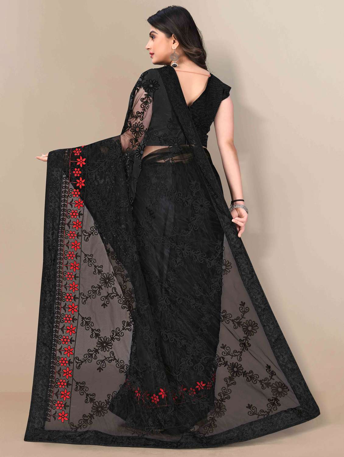 women solid with work embroidered saree with blouse - 22021350 -  Standard Image - 2