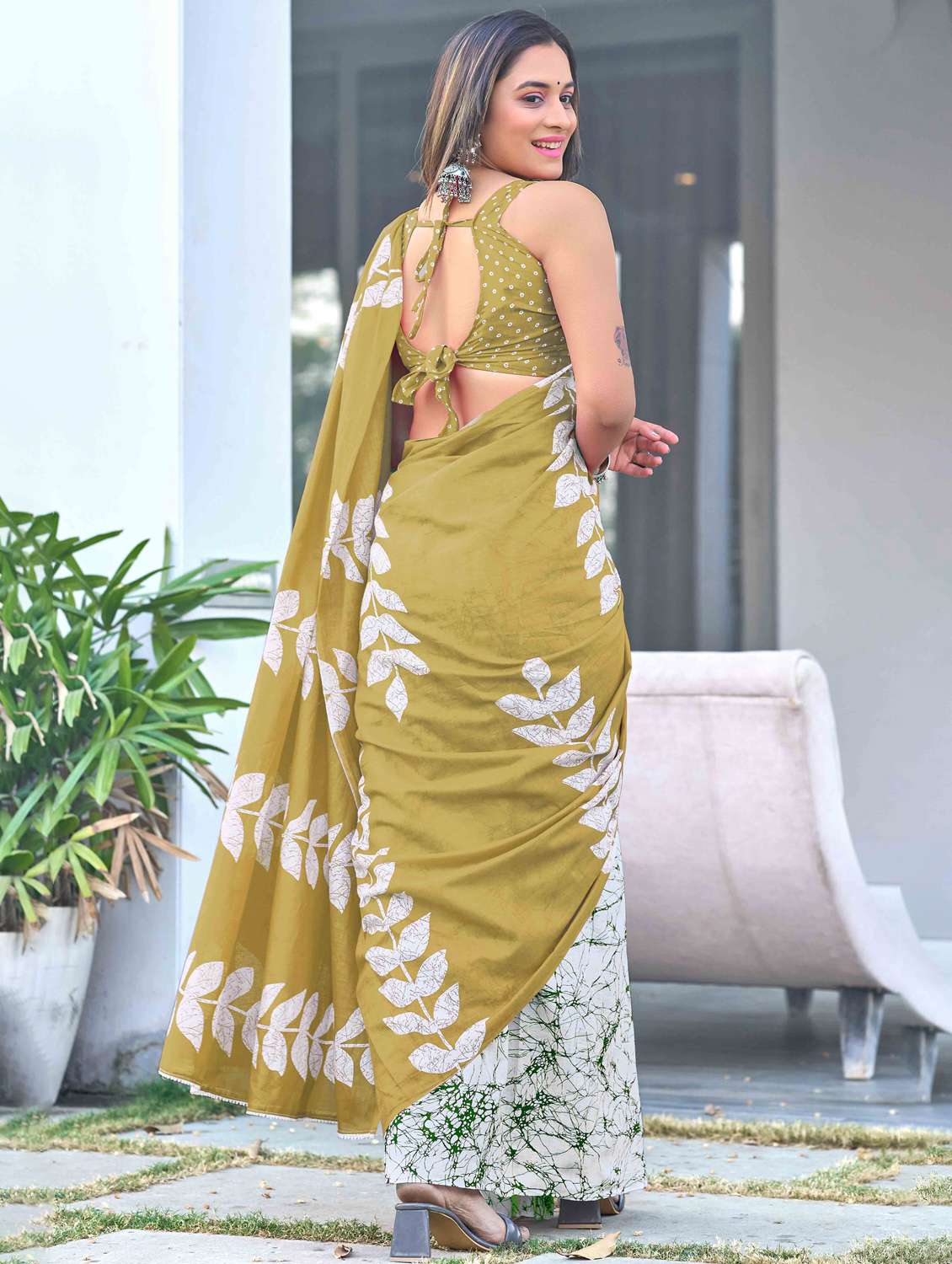 women printed half & half saree with blouse - 22021398 -  Standard Image - 2