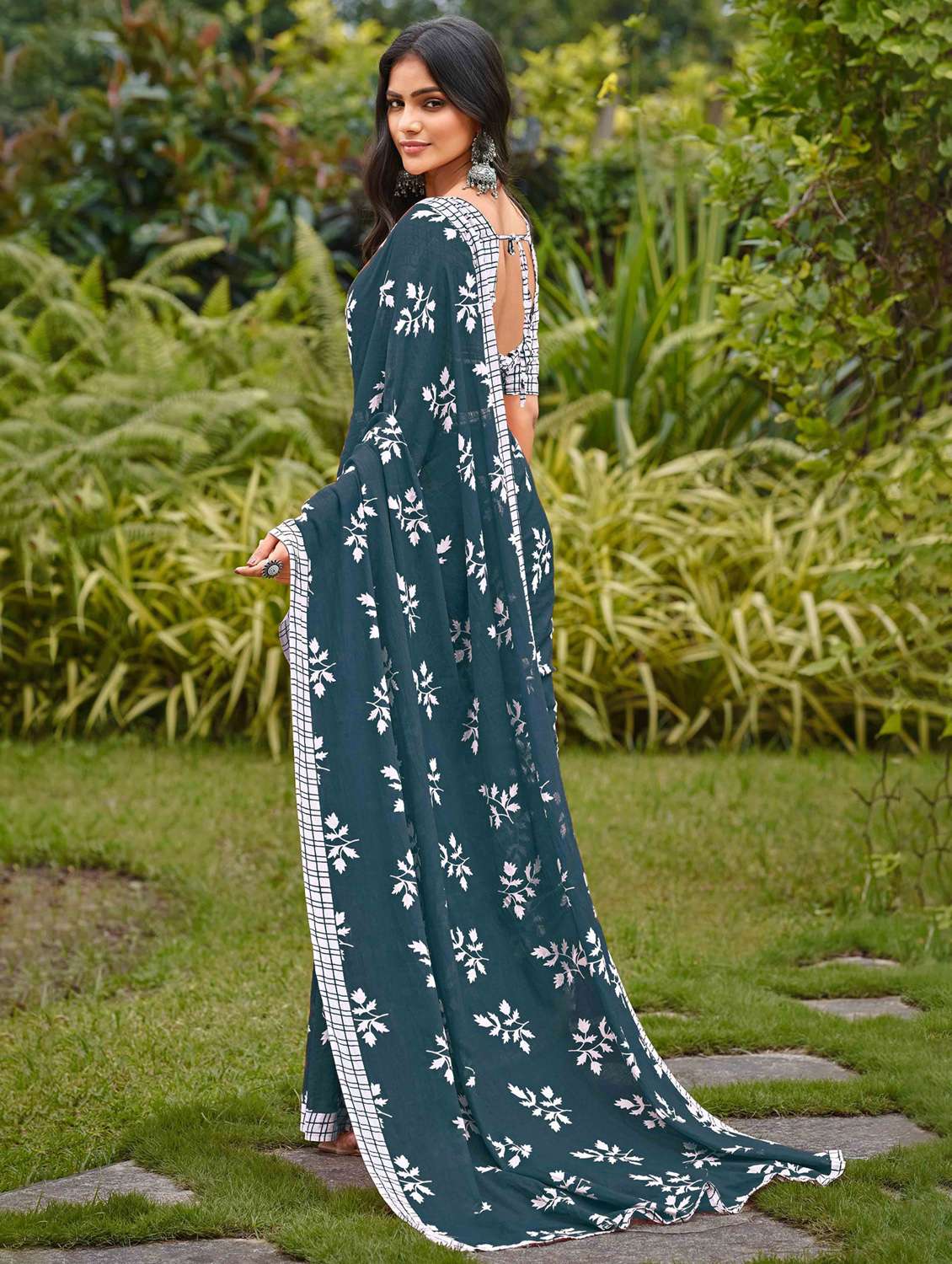 women printed casual wear saree with blouse - 22021401 -  Standard Image - 2