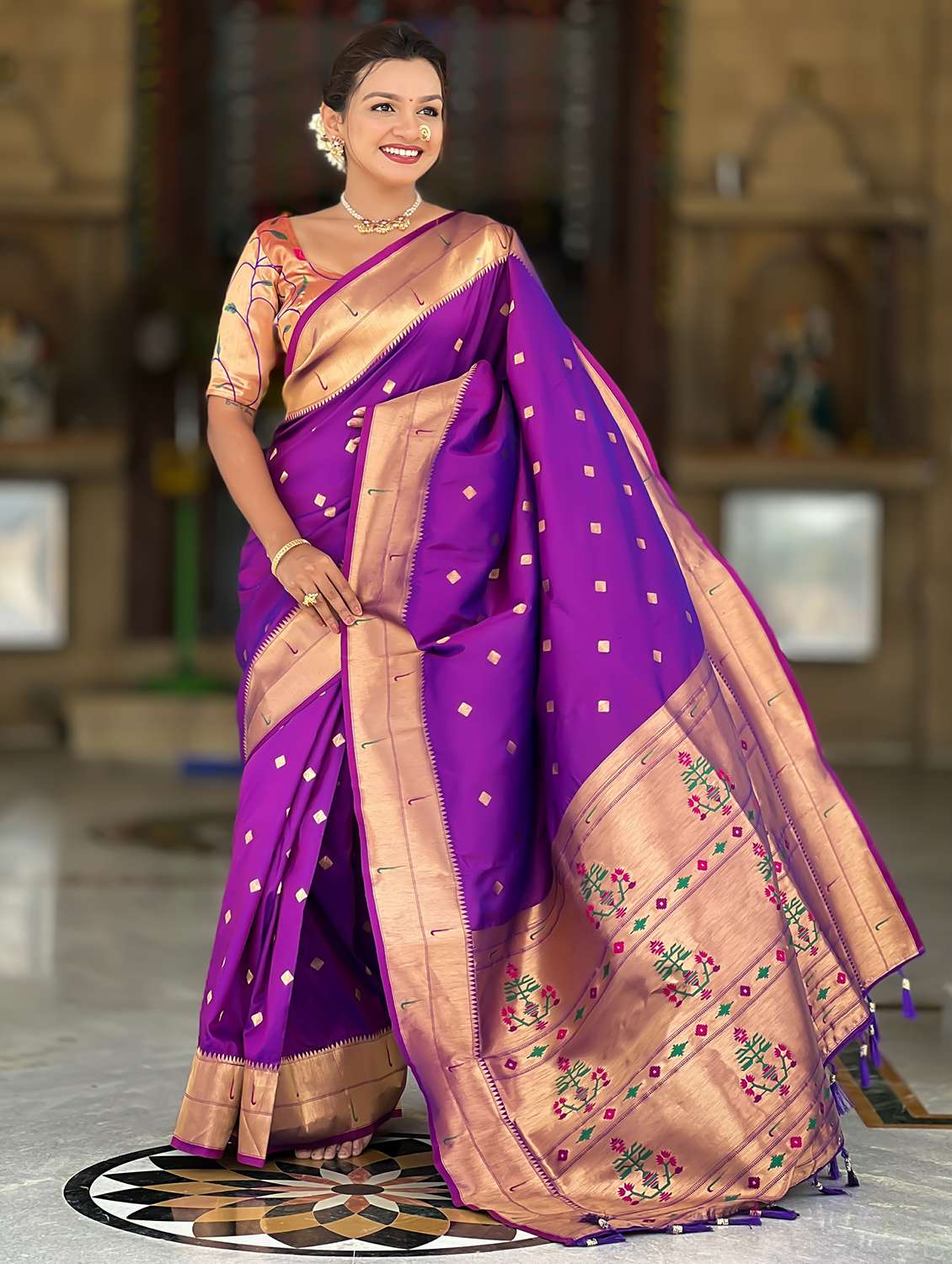 women self design paithani saree with blouse - 22022393 - Zoom Image - 0