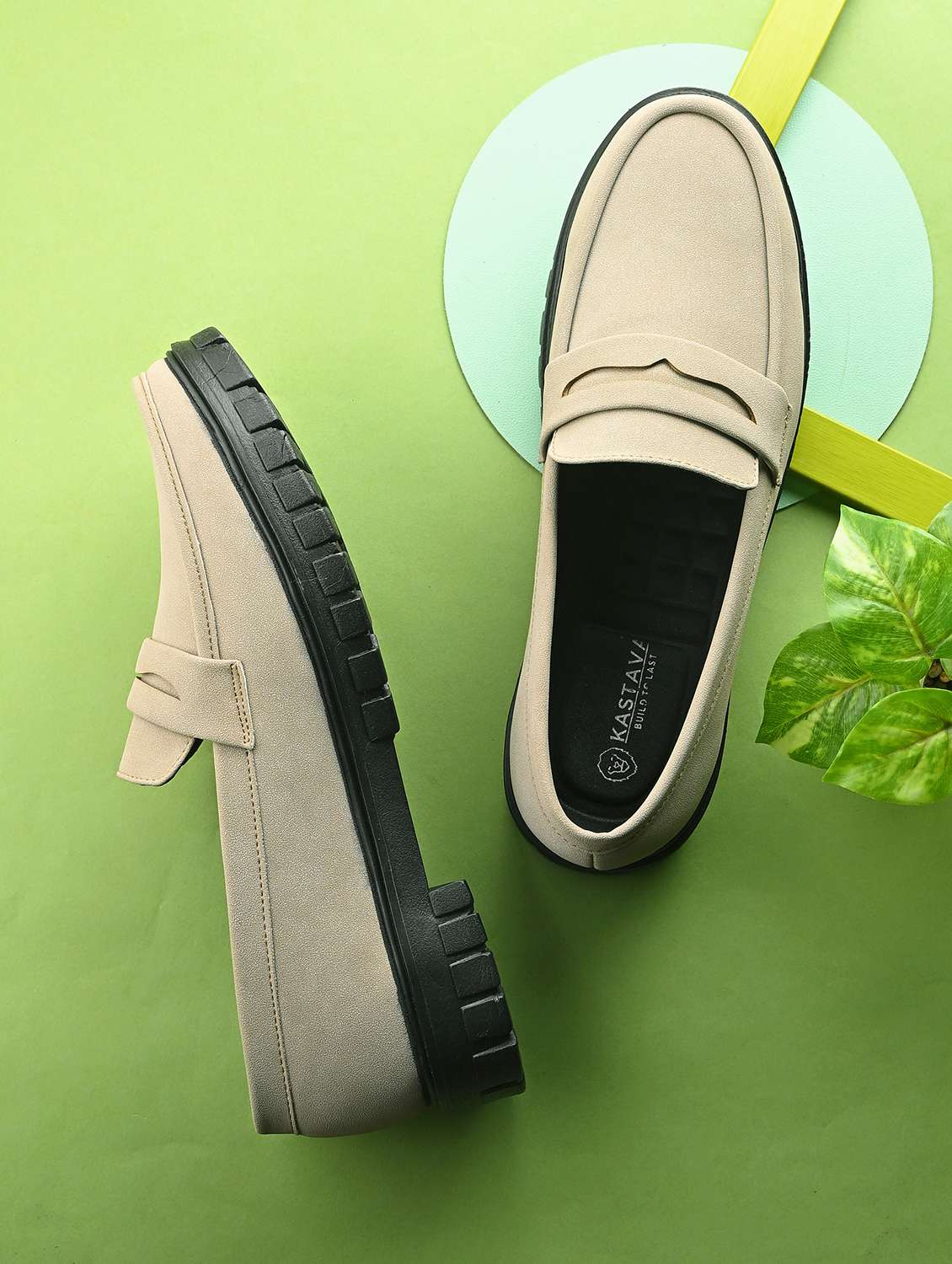 men solid cream slip on loafer - 22024668 - Zoom Image - 0
