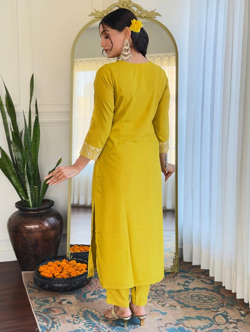 women embroidered three quarter sleeve kurta pant with dupatta set - 22024872 - Standard Image - 2