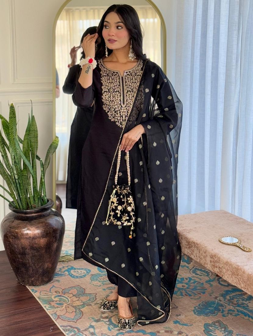 women embroidered three quarter sleeve kurta pant with dupatta set - 22024885 - Standard Image - 2