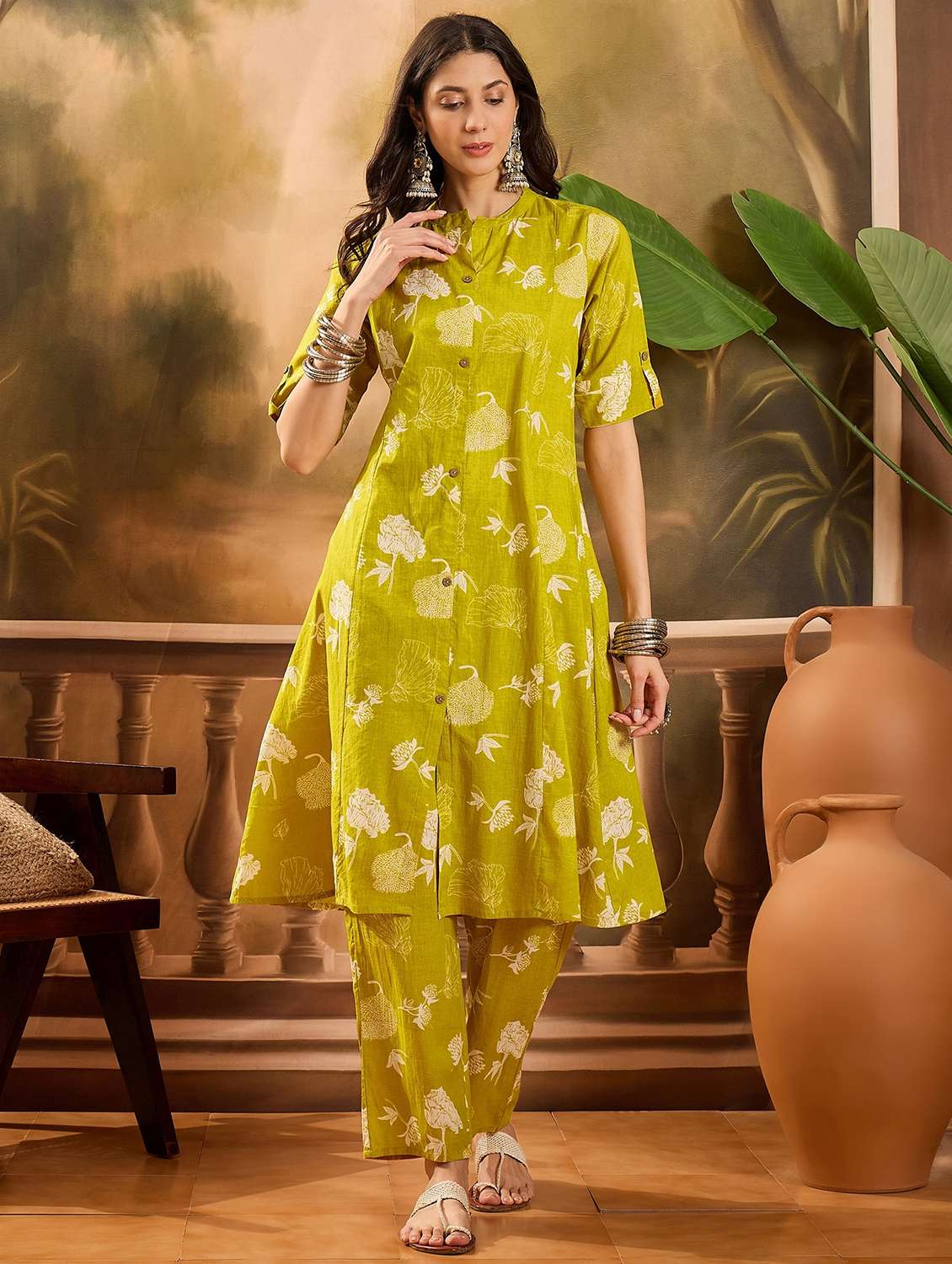 women printed roll up sleeve kurta pant set
