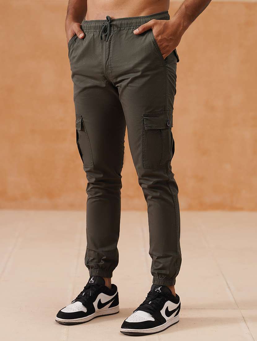 men solid mid rise regular fit cargo - 22026563 -  Standard Image - 2