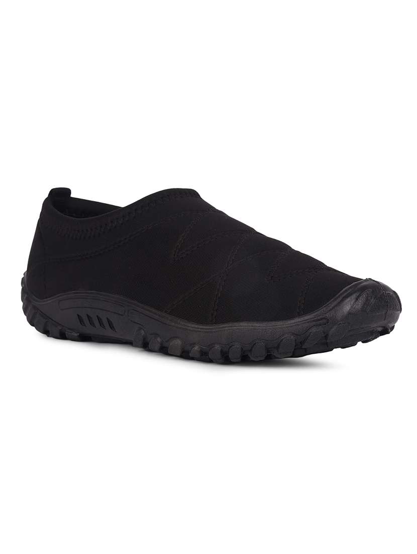 men black slip on sport shoe