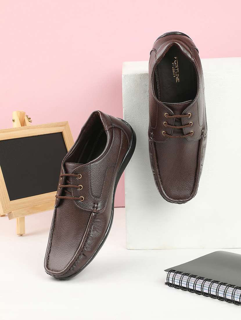 men brown lace-up derby