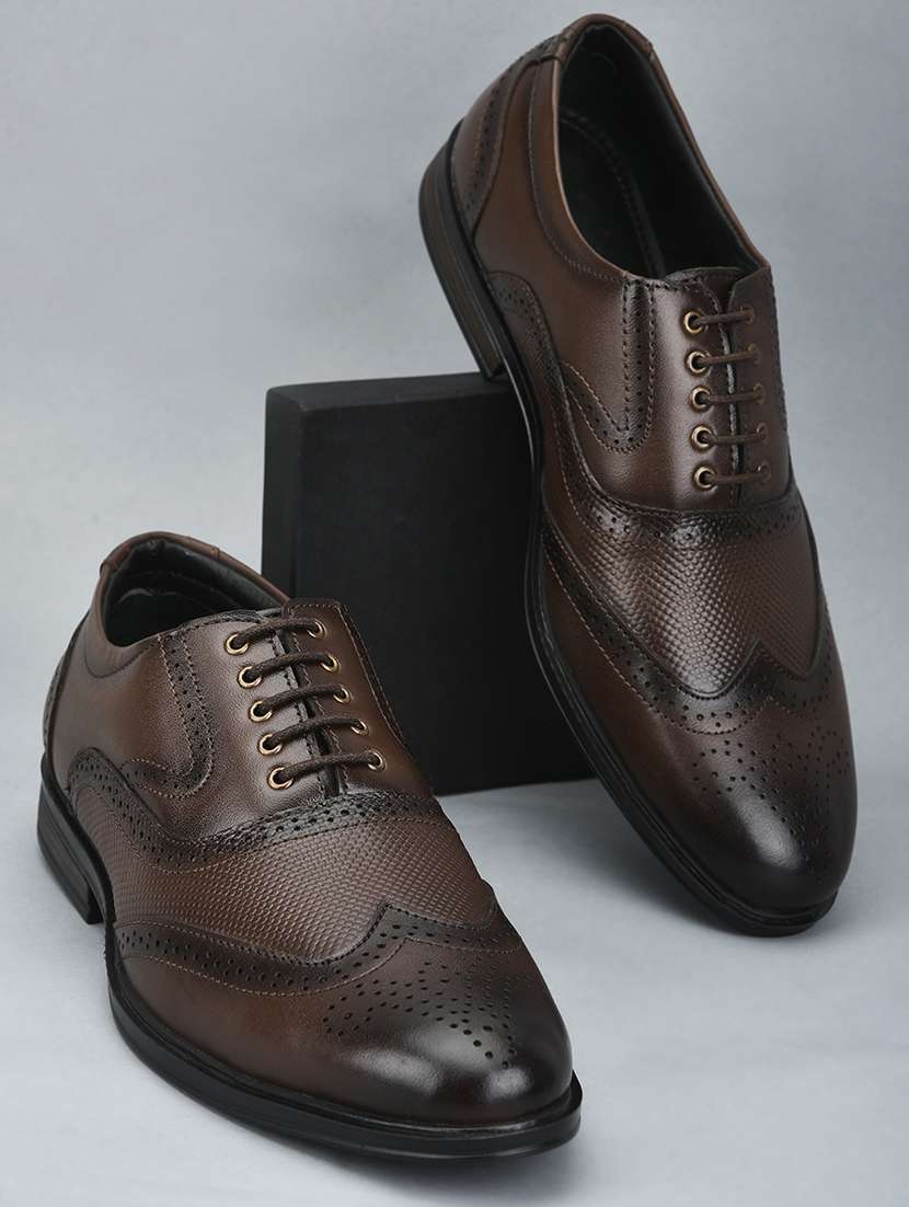 men brown lace-up brouge