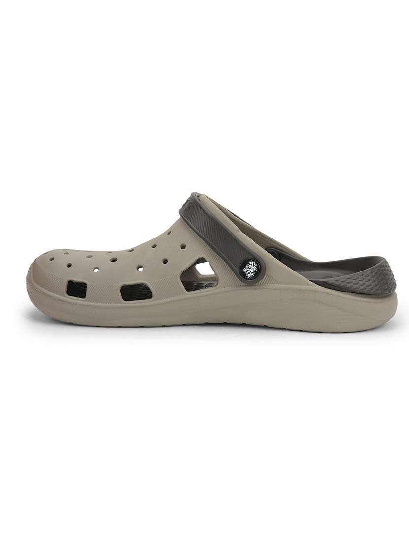 men solid slip on clogs - 22029356 -  Standard Image - 2