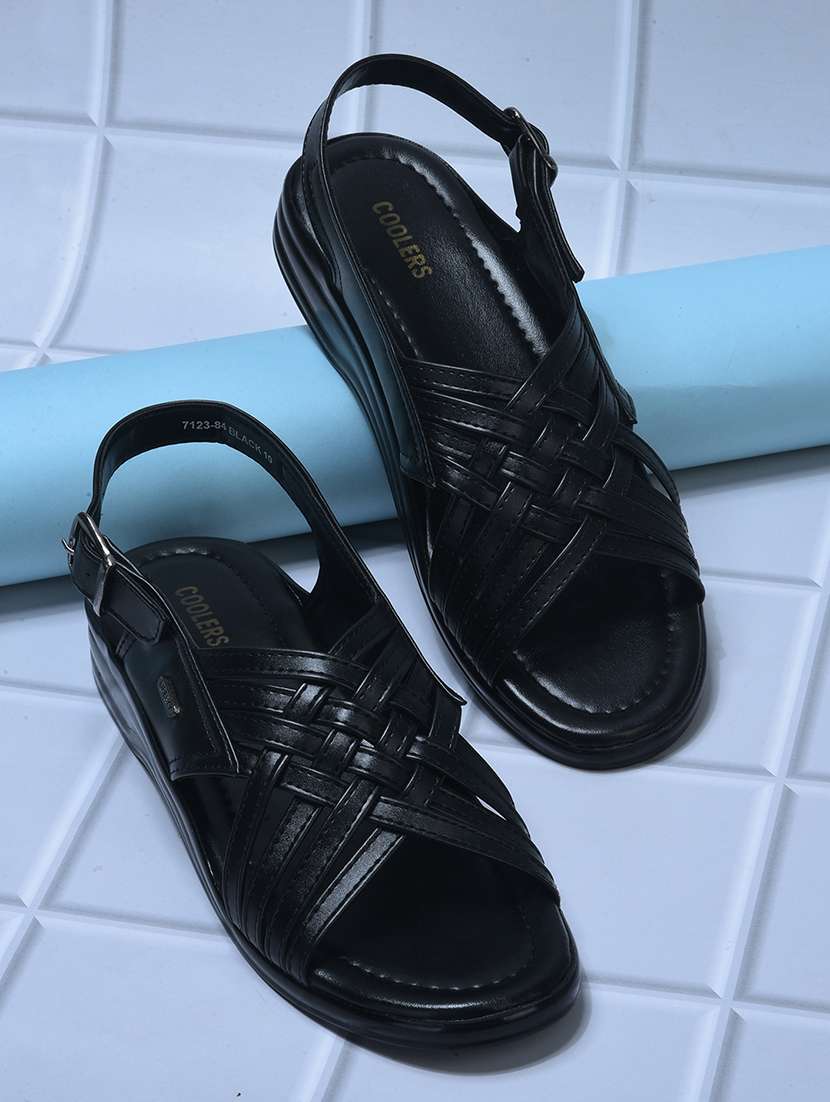 men solid back strap sandal