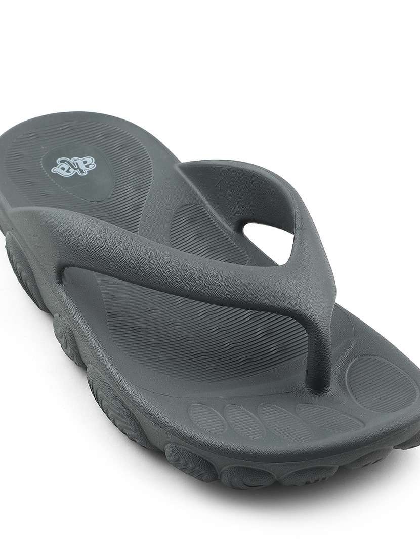 men solid toe separator flip flop - 22029390 -  Standard Image - 2