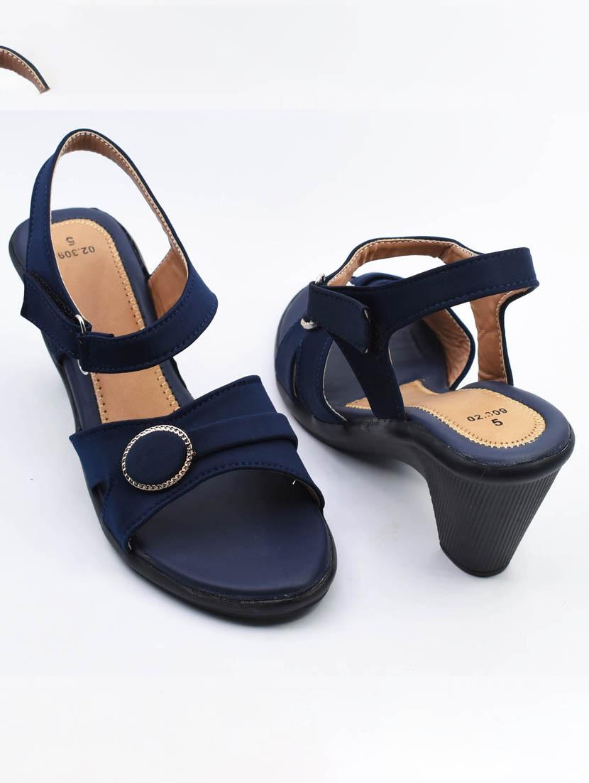women solid back strap sandal - 22029582 - Standard Image - 2