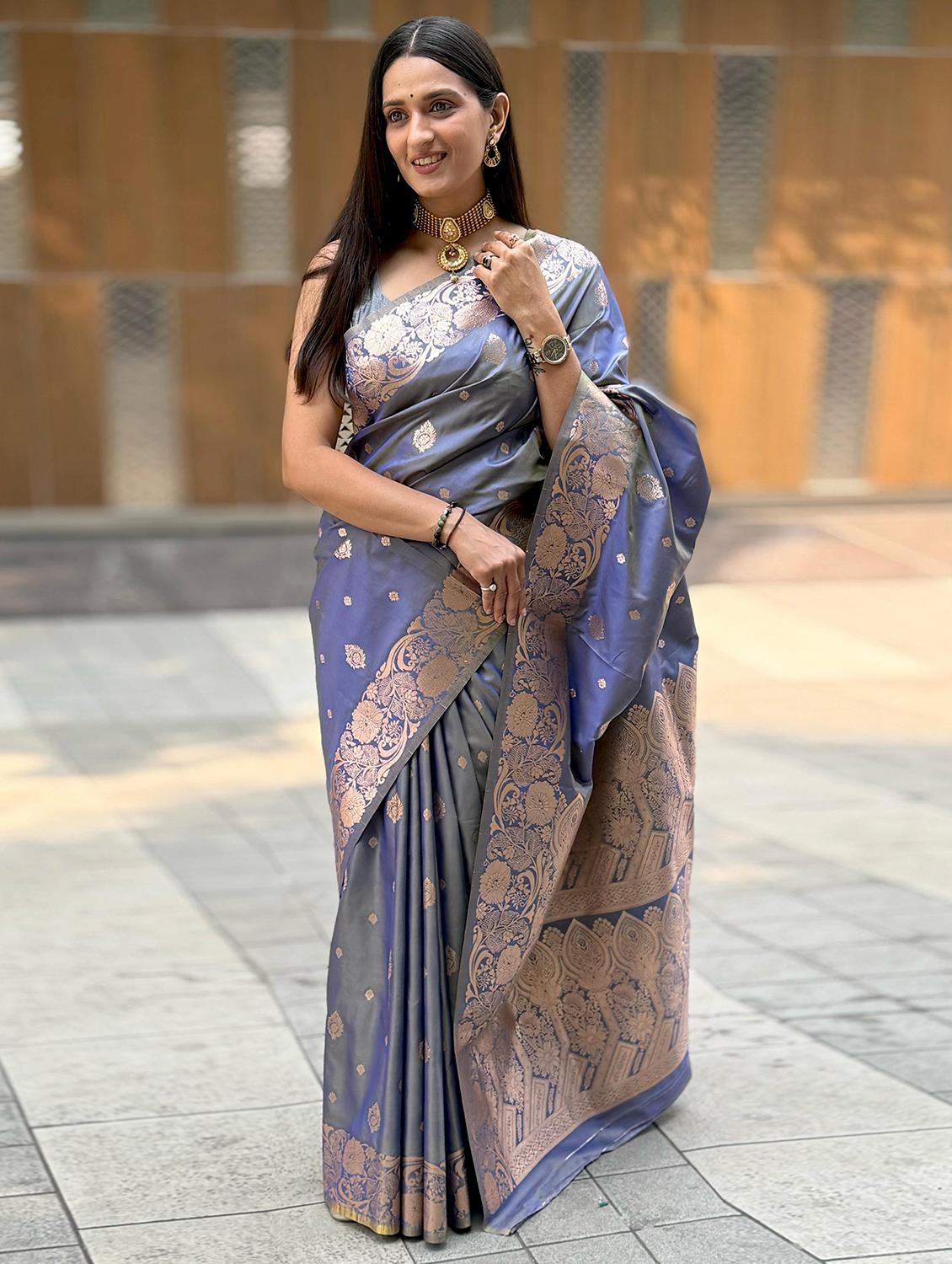 women self design banarasi saree with blouse - 22029992 - Zoom Image - 0