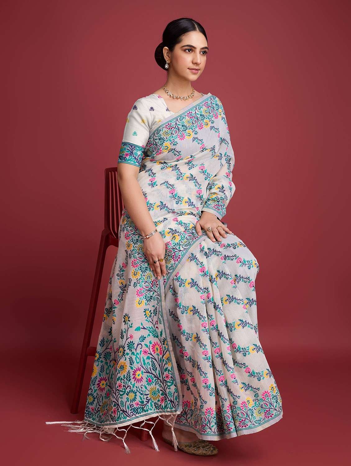 women self design bordered saree with blouse - 22030001 - Standard Image - 2