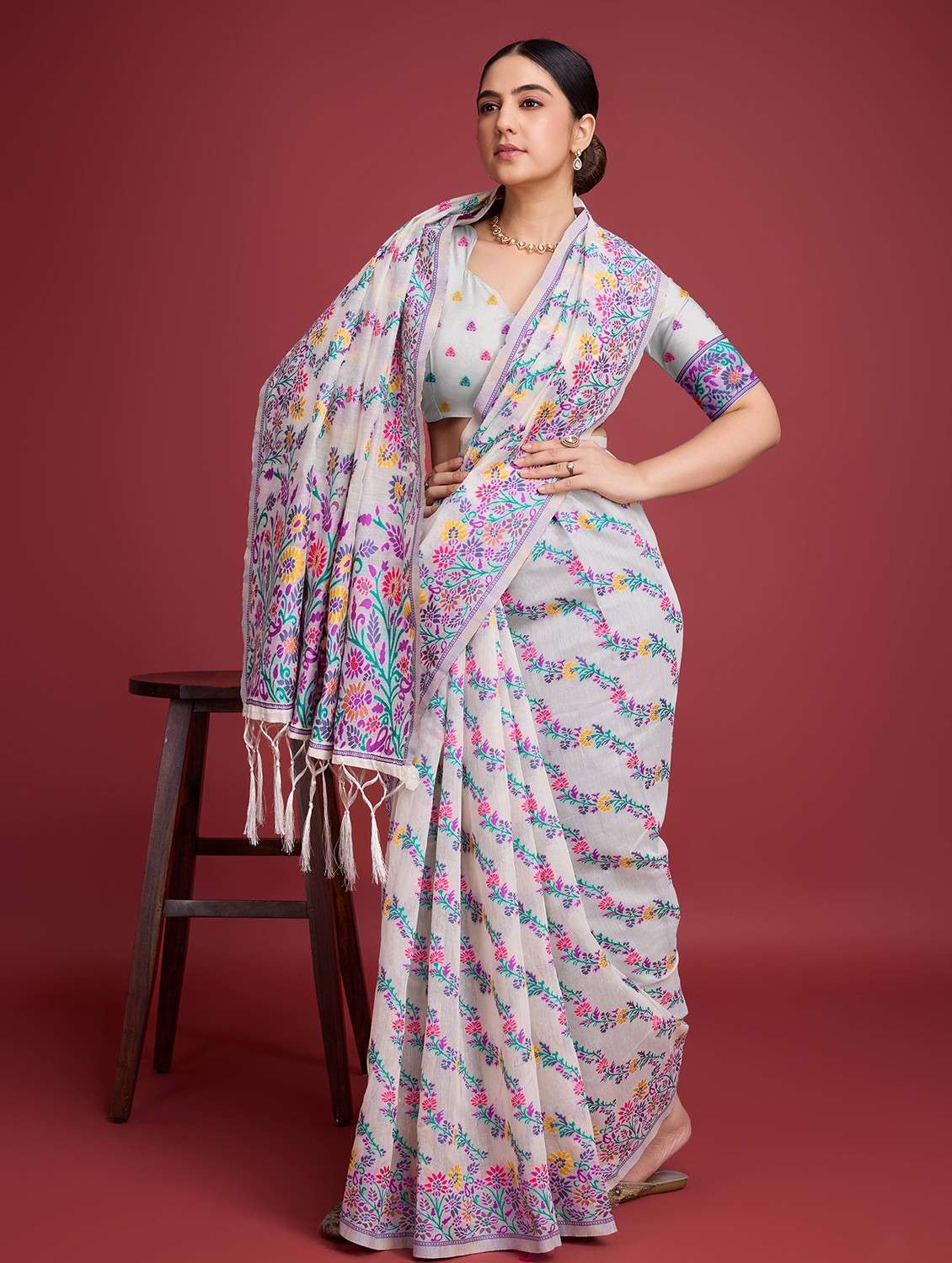 women self design bordered saree with blouse - 22030003 -  Standard Image - 2