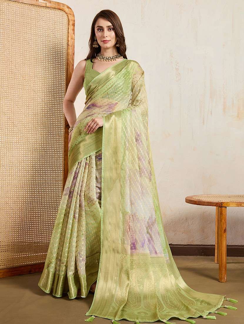 women printed bordered saree with blouse