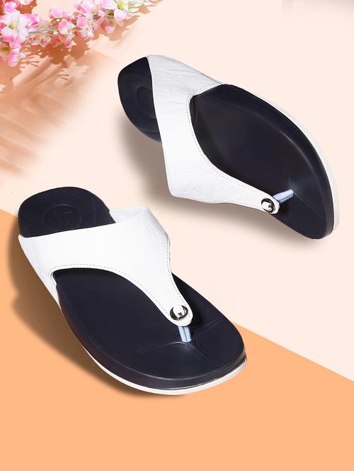 women solid slip on flip flop - 22030084 -  Standard Image - 0