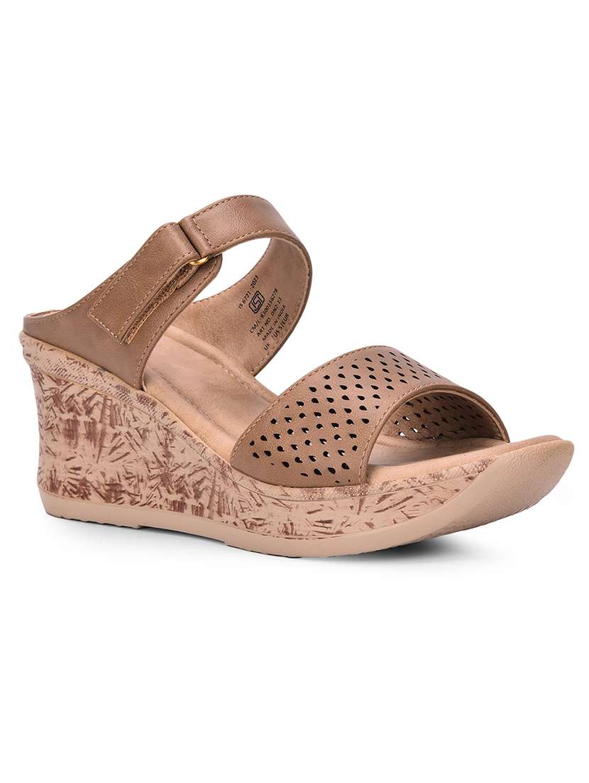 women solid  slip on wedge - 22030161 -  Standard Image - 2