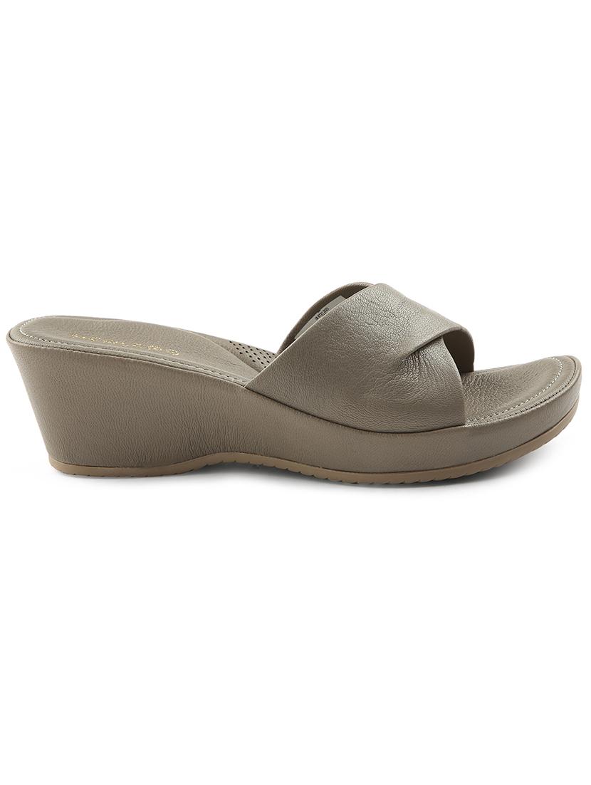 women solid slip on wedges - 22030168 - Standard Image - 2