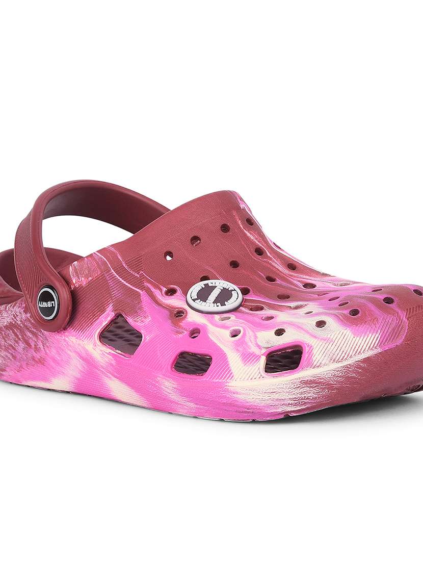 women printed slip on clogs - 22030178 -  Standard Image - 2