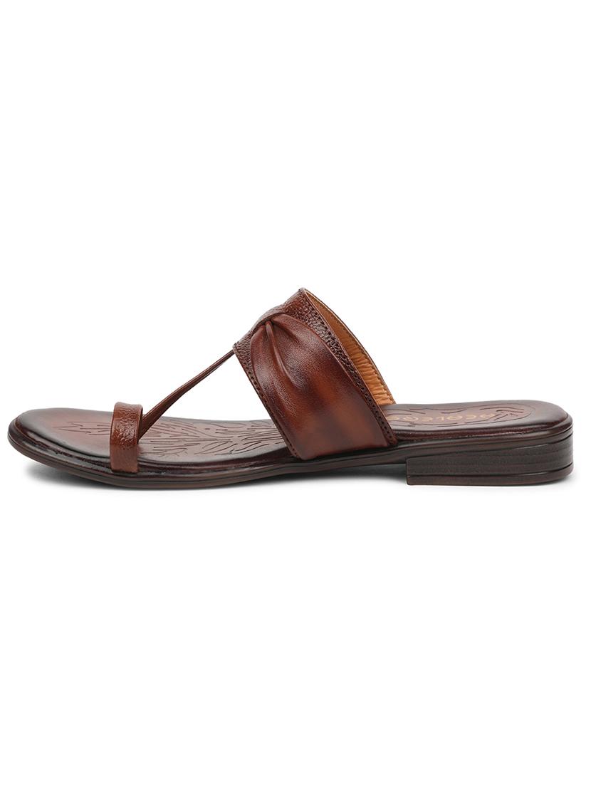 women solid one toe flat sandal - 22030191 - Standard Image - 2