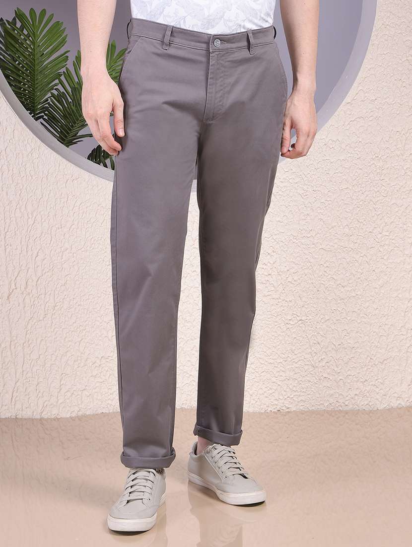 men solid mid rise straight fit chinos 