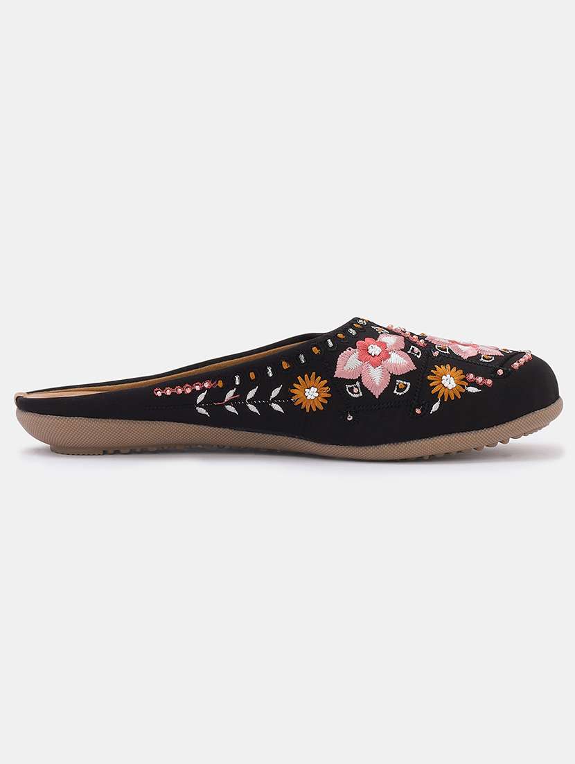women embroidered slip on jutis - 22030782 - Standard Image - 2