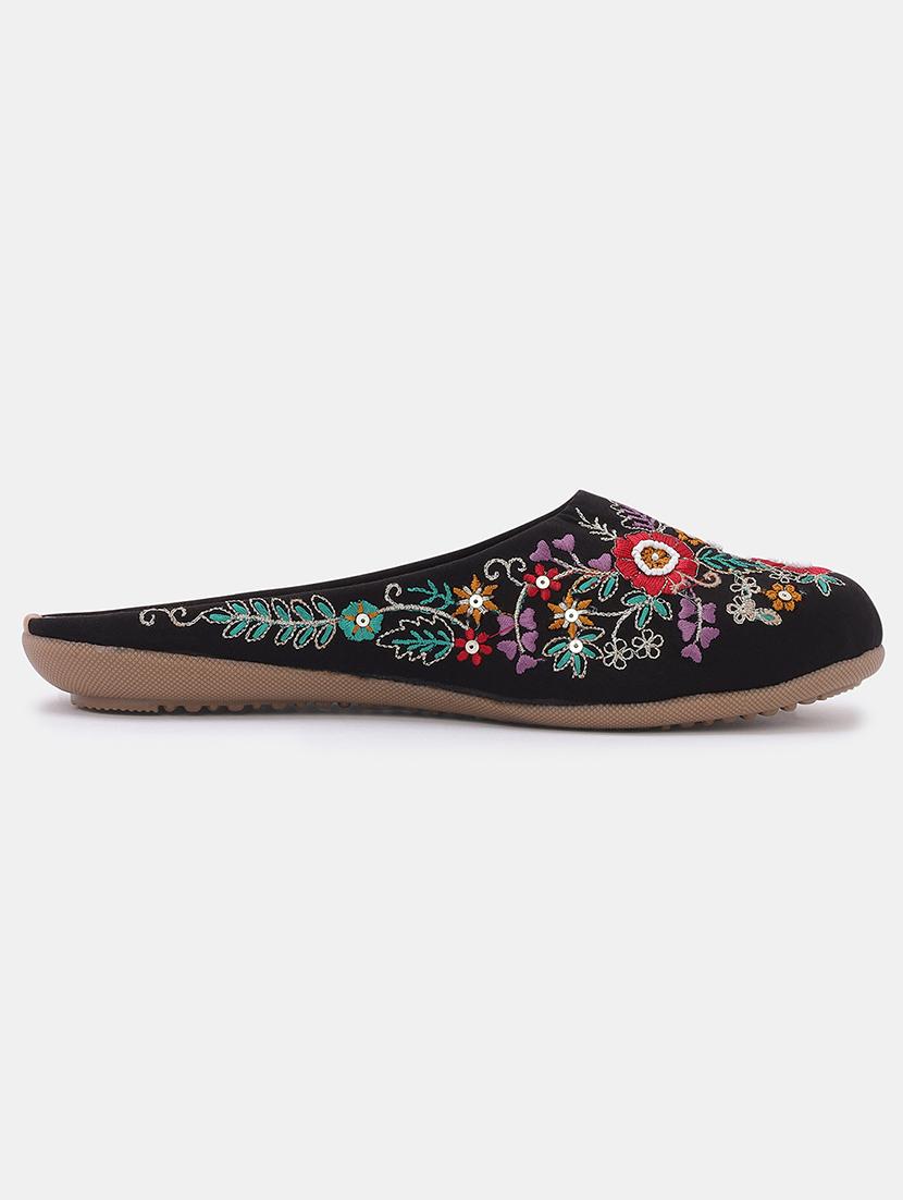 women embroidered slip on mojari - 22030787 - Standard Image - 2