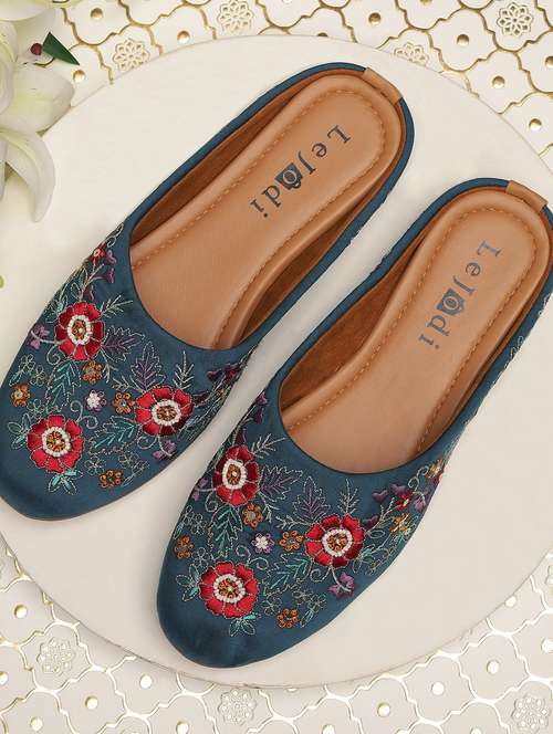 women embroidered slip on mojari - 22030802 - Standard Image - 0