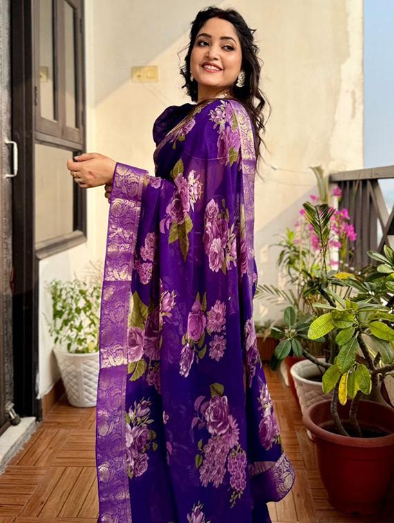 women floral printed bordered saree with blouse - 22031008 - Standard Image - 2