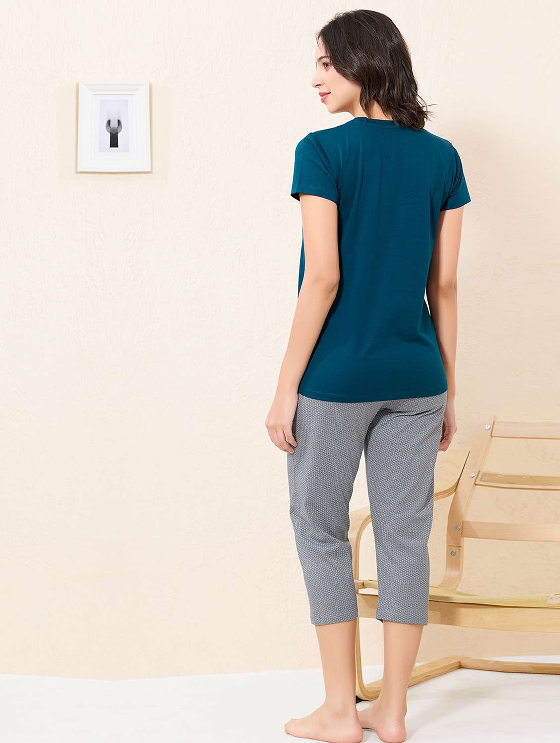 women printed nightwear capri set - 22032205 -  Standard Image - 2