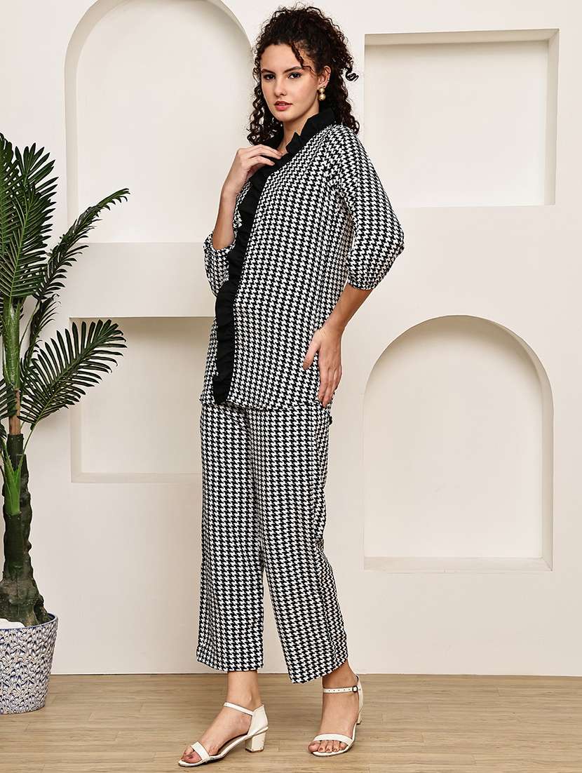 women printed top and trouser co-ord set - 22033423 -  Standard Image - 2