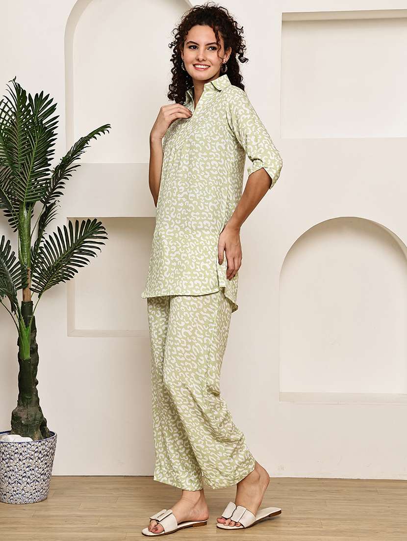 women printed shirt and trouser co-ord set - 22033430 - Standard Image - 2