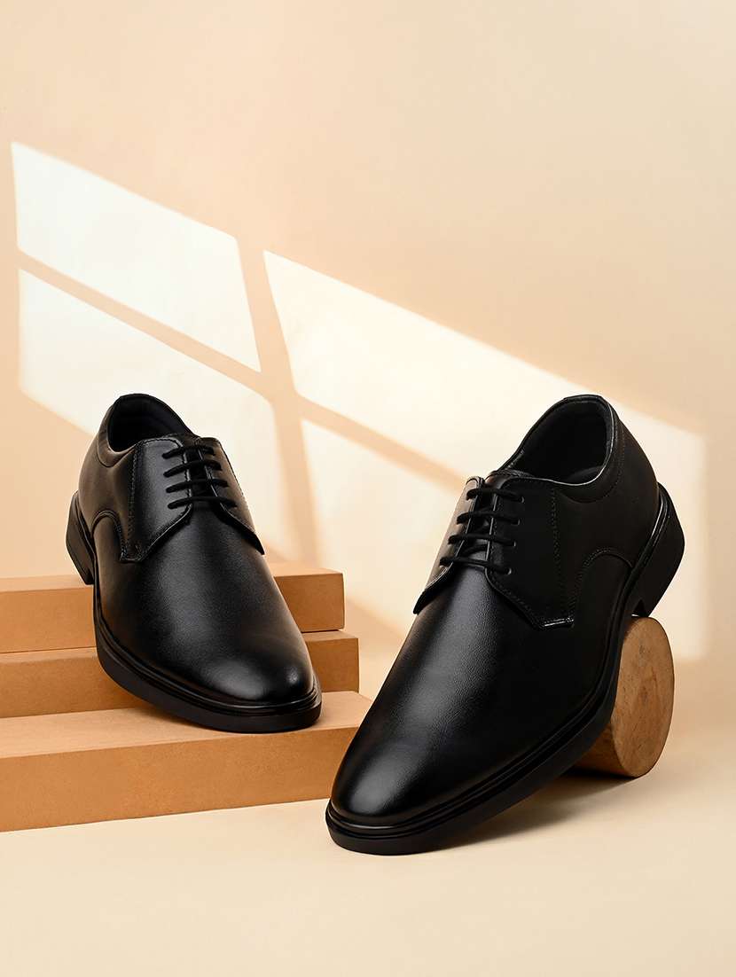 men solid black lace-up derby